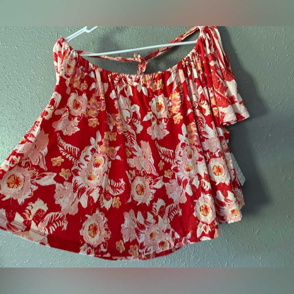 Free People Baja Babe Red Floral Print Tie Back Cold Shoulder Tee Size XS NWT - Picture 4 of 11